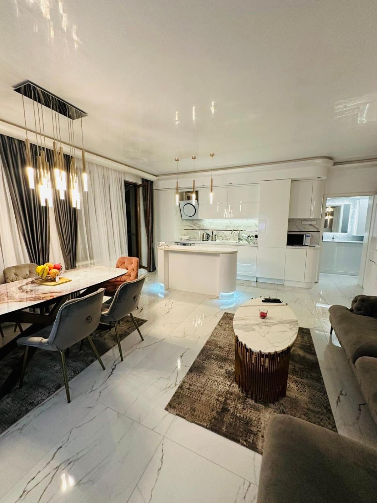 Spacious Prestige Penthouse Daire Varna