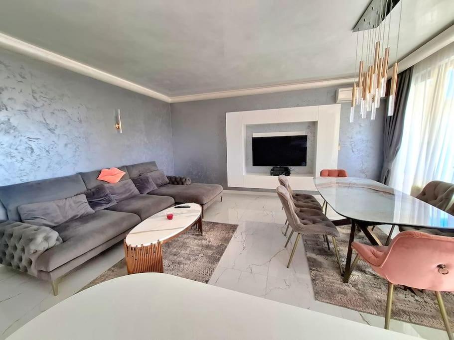 Spacious Prestige Penthouse * Varna
