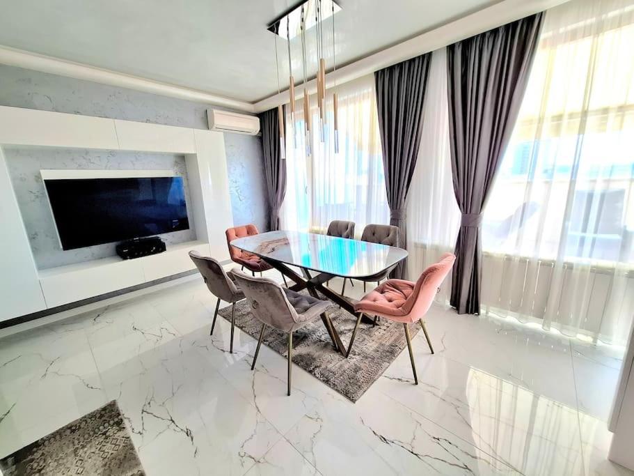 Spacious Prestige Penthouse Apartment