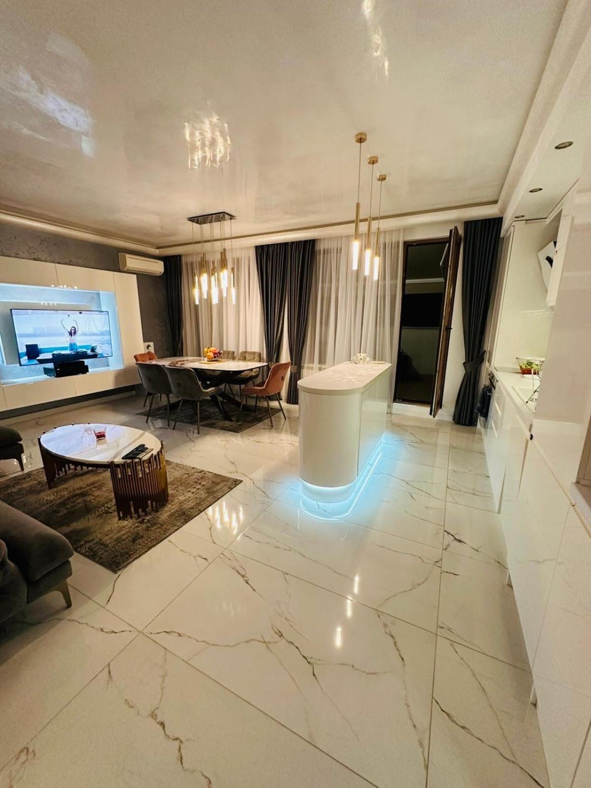 Spacious Prestige Penthouse *